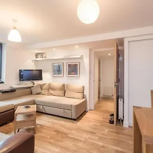 Modern Flat In The Middle Of Old Town Edinburgh