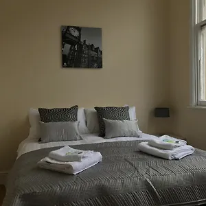 the-salford.hotelsin-chester.com/