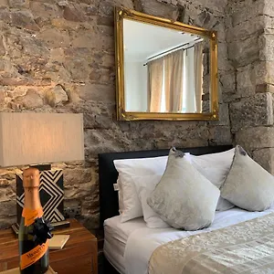 5* Apart-hotel Royal Mile By The Castle