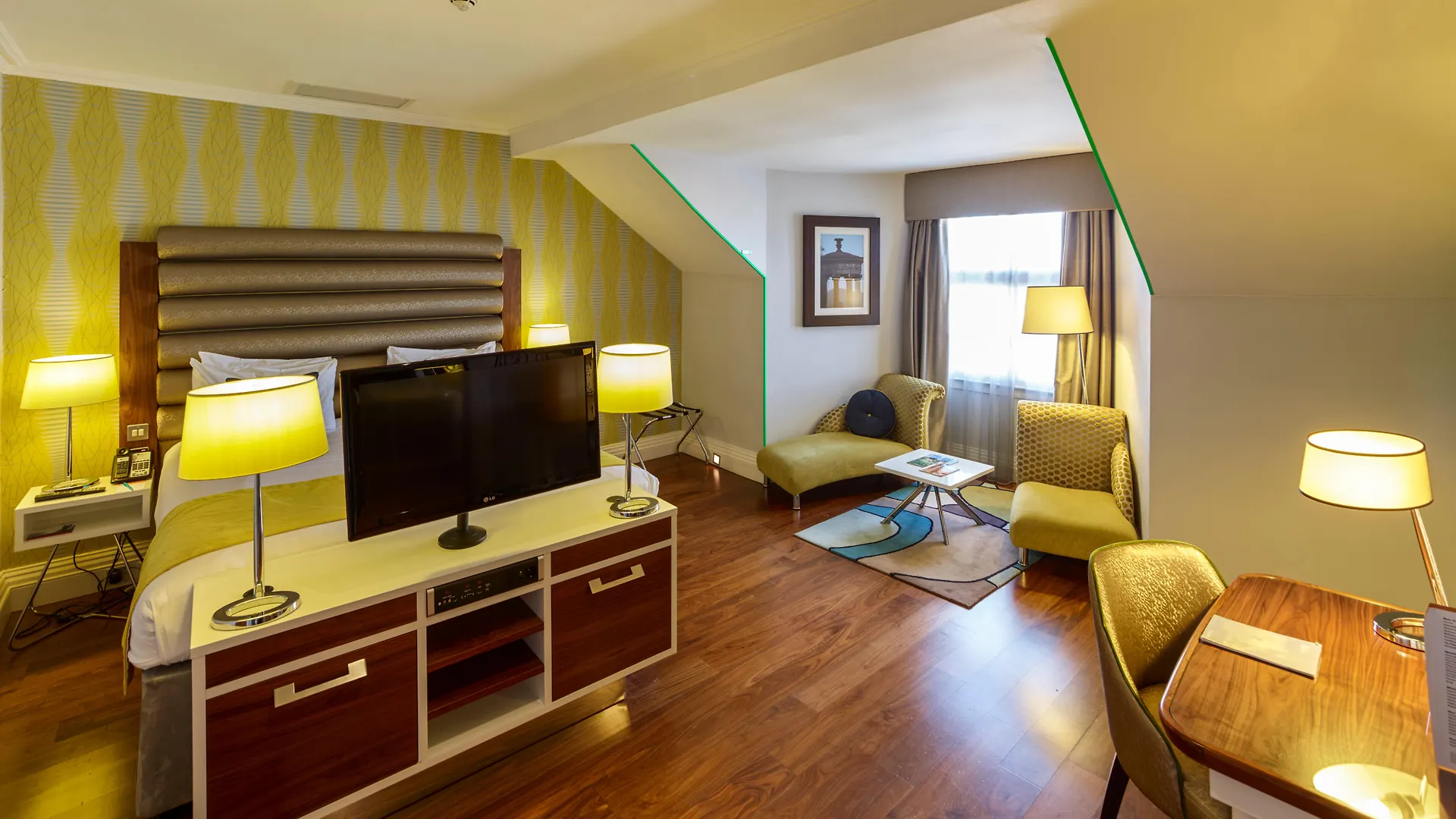 Hotel Indigo Edinburgh By Ihg 4*,