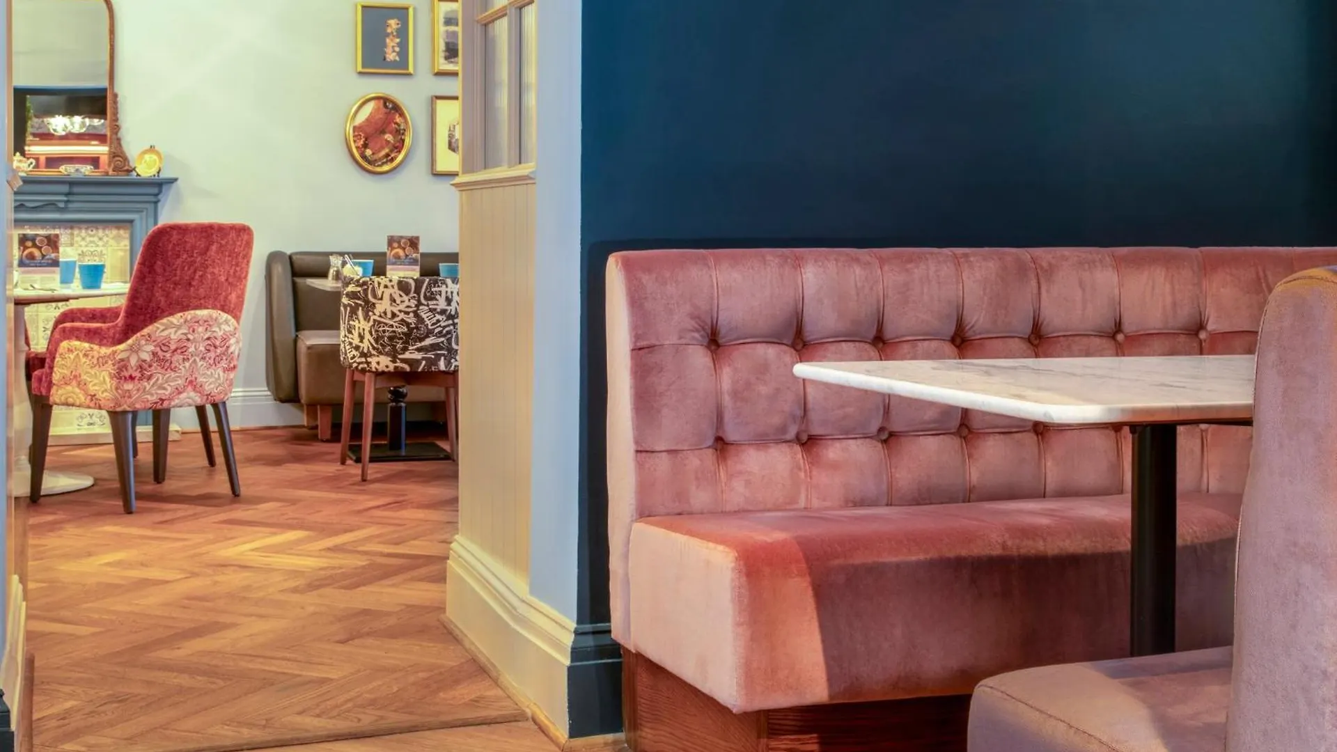 Hotel Indigo Edinburgh By Ihg 4*,